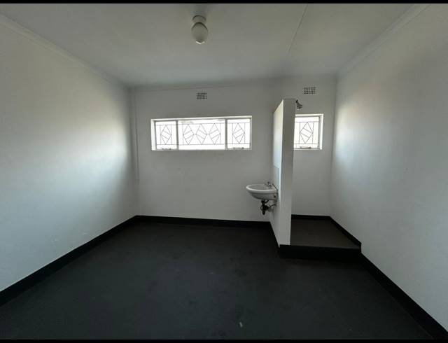 127M² WAREHOUSE TO LET IN WYNBERG